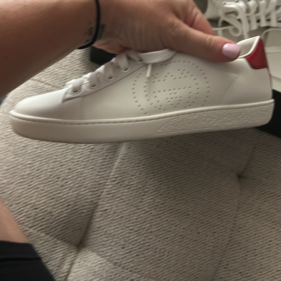 Gucci interlocking perforated GG sneakers - Picture 7 of 10